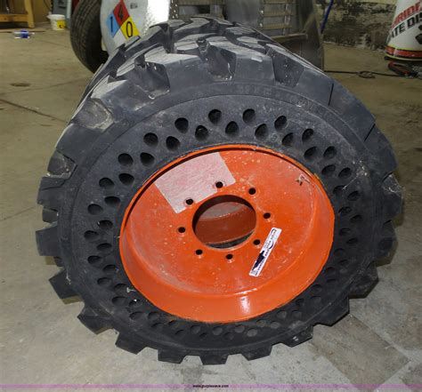 bobcat skid steer solid tires